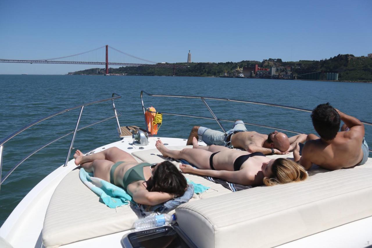 Private Yacht, We Love Our Guests Lisboa المظهر الخارجي الصورة