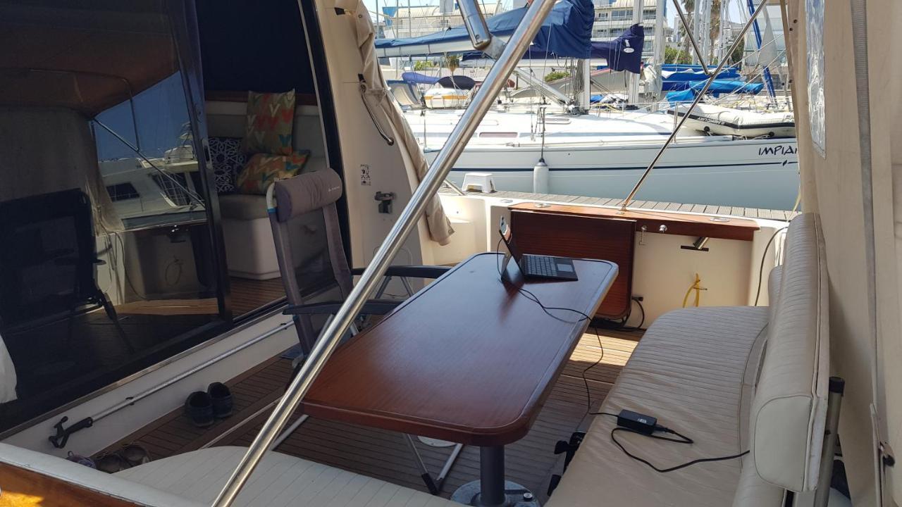 Private Yacht, We Love Our Guests Lisboa المظهر الخارجي الصورة
