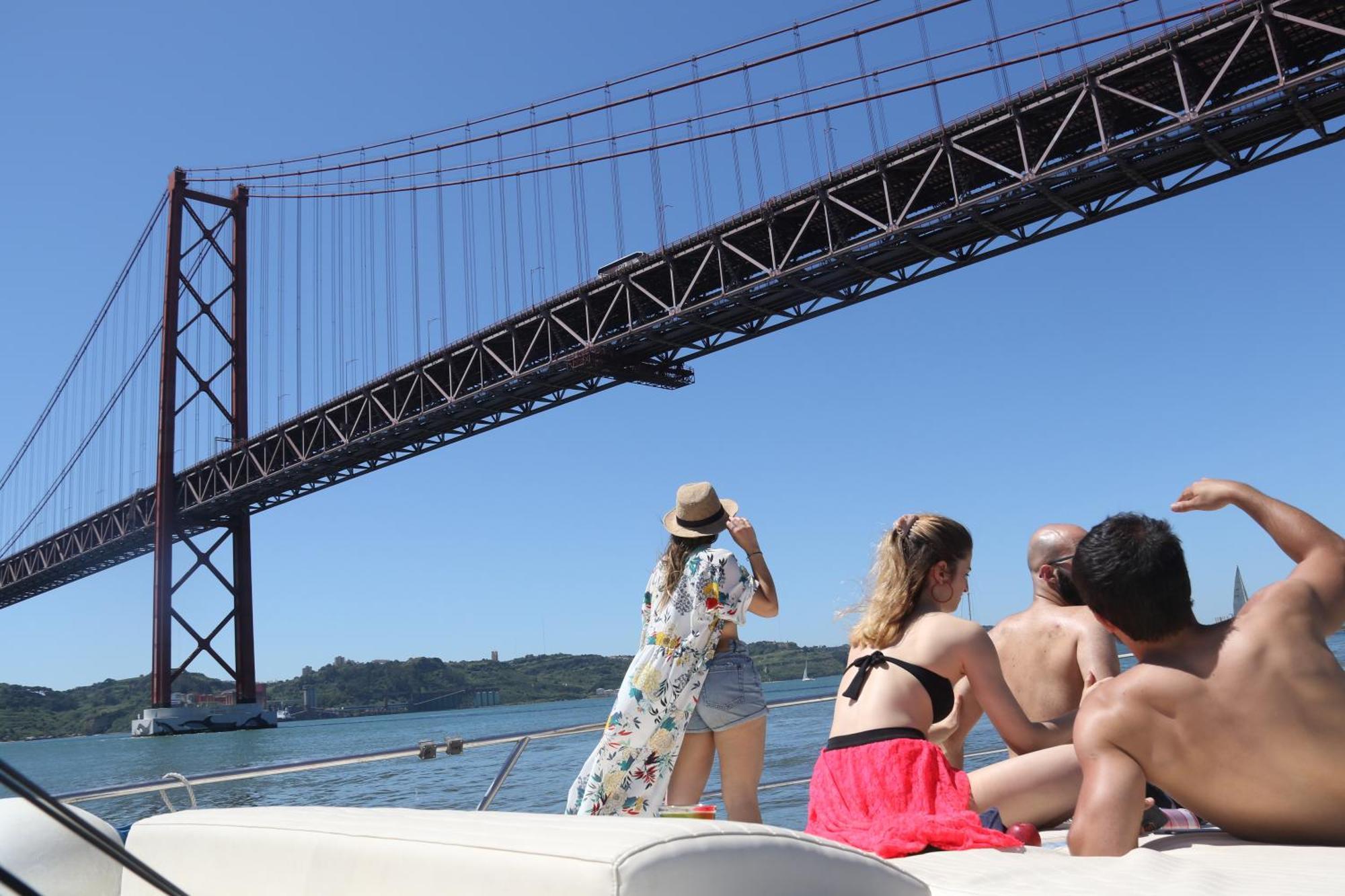 Private Yacht, We Love Our Guests Lisboa المظهر الخارجي الصورة